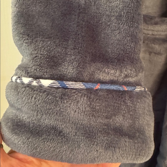 Tommy Bahama Plush Grayish Blue Bath Robe with plaid trim. NWT One Size - Picture 8 of 12